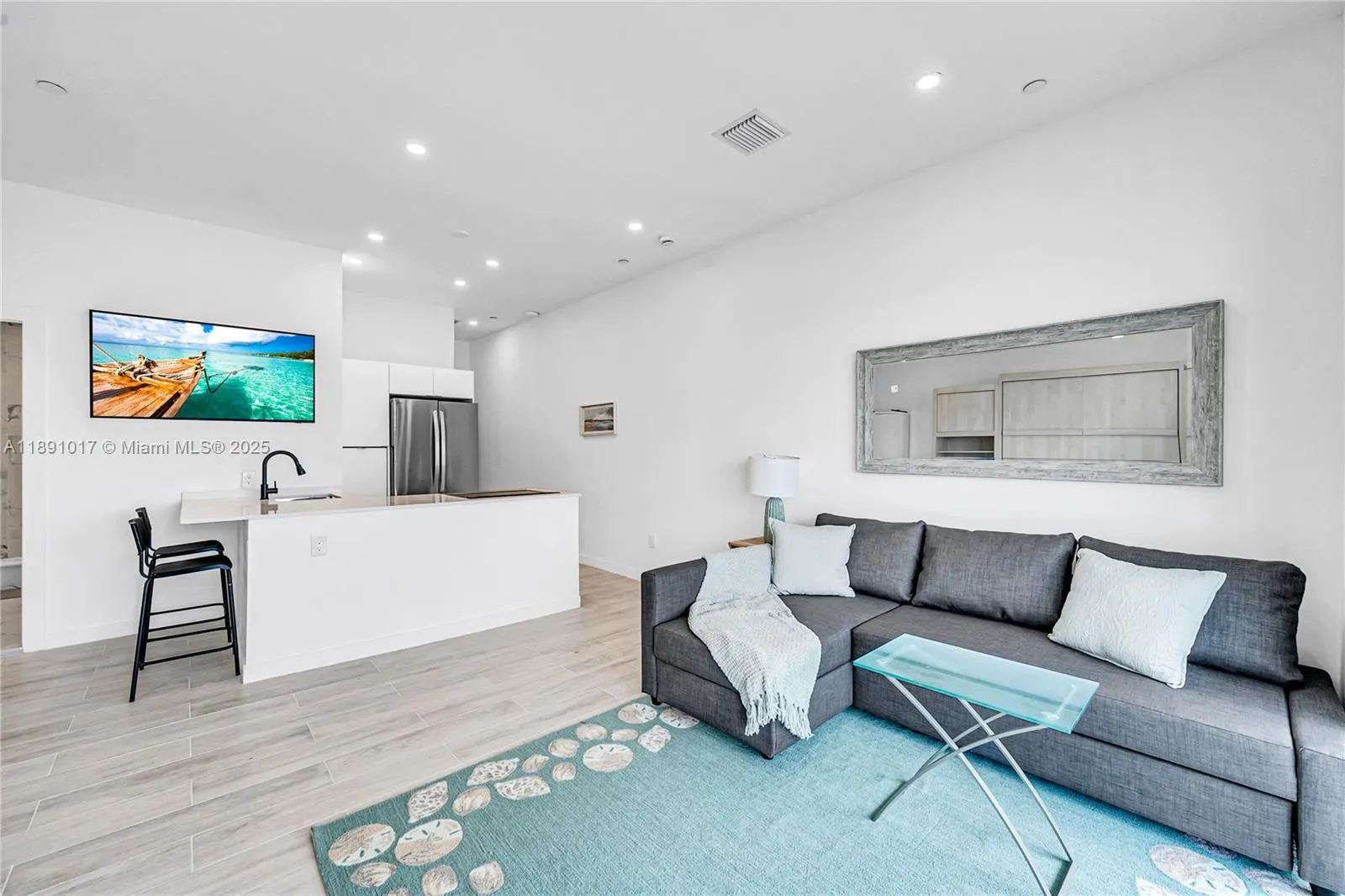 1500 W Bay Rd, #1536S