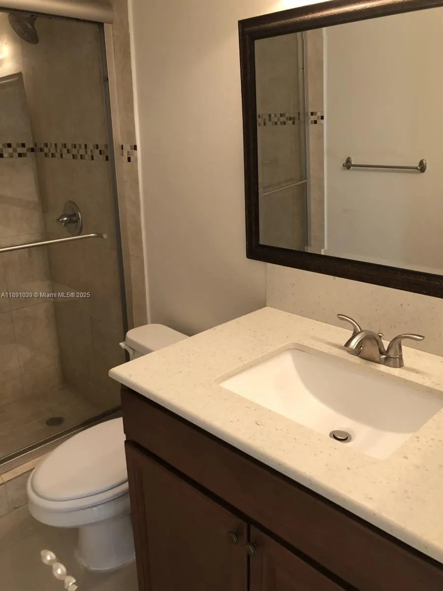 151 Lakeview Dr, #201