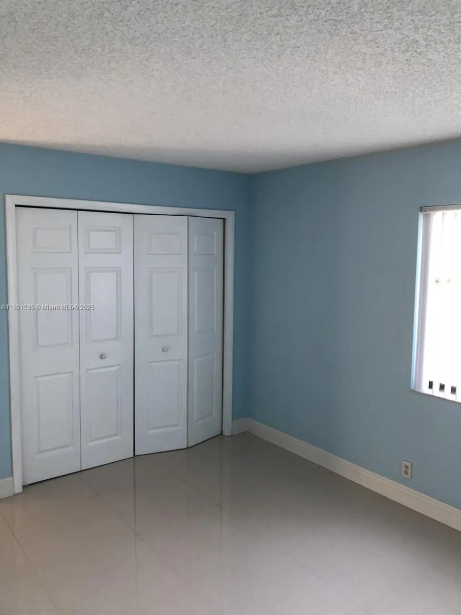 151 Lakeview Dr, #201