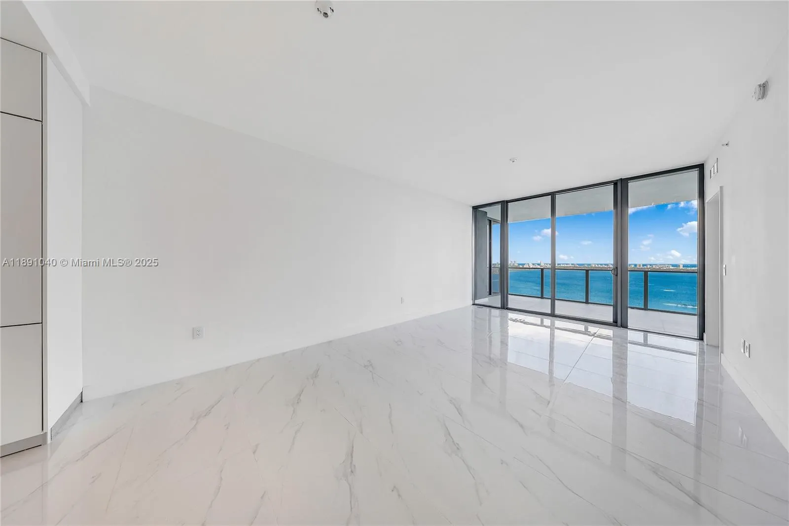 700 NE 24 St, #3402