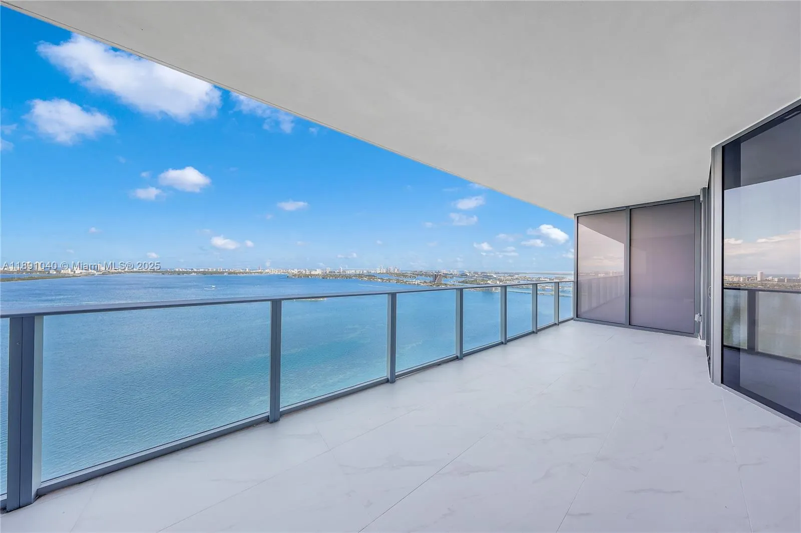 700 NE 24 St, #3402