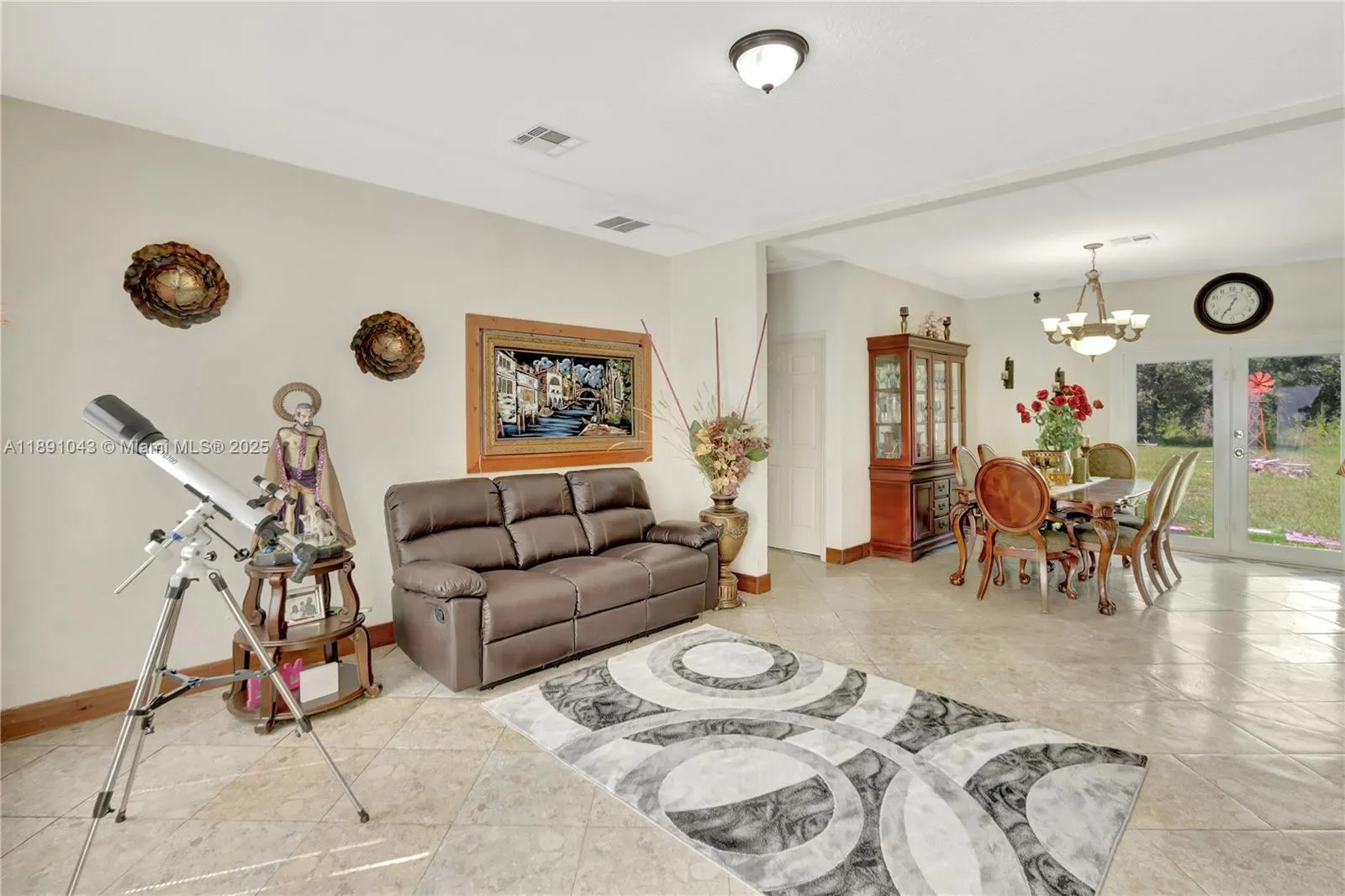 227 Hunting Club Ave