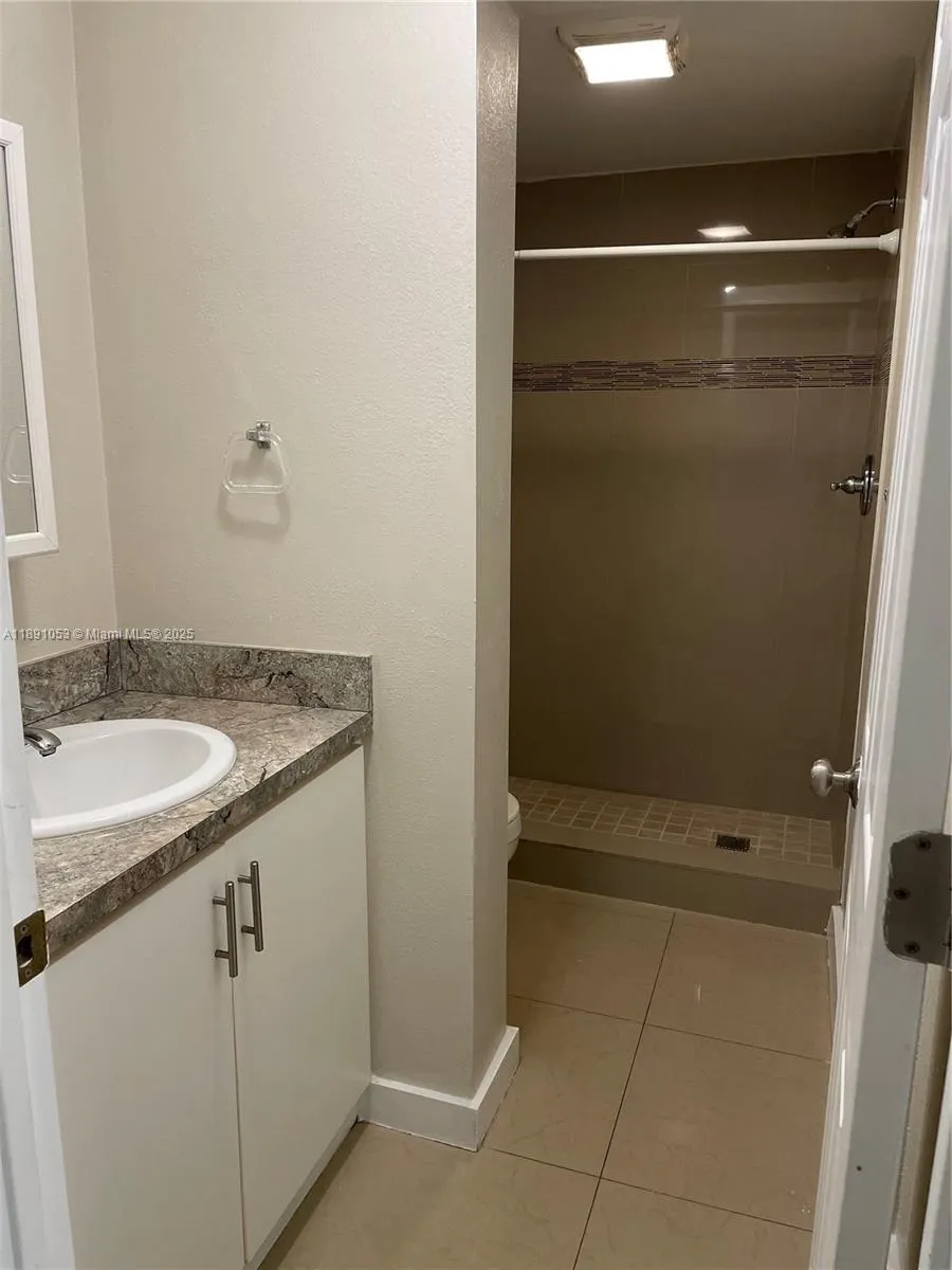6620 E Miami Lakes Dr E, #6620