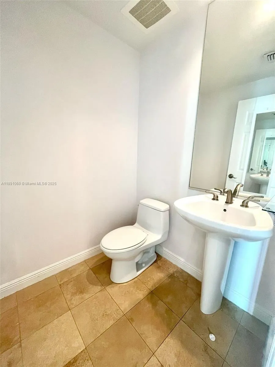 1745 E HALLANDALE BEACH BLVD, #2404W