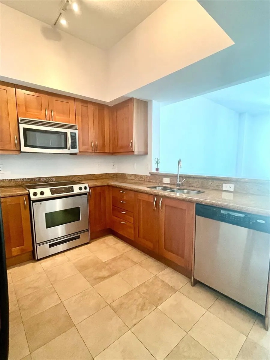 1745 E HALLANDALE BEACH BLVD, #2404W