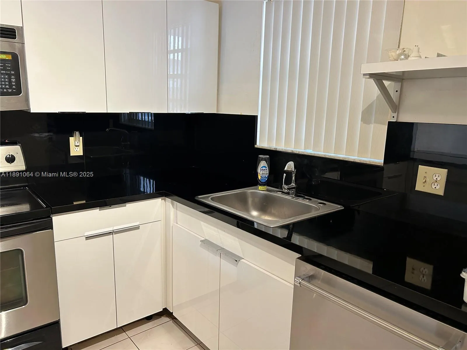 9430 Live Oak Pl, #404