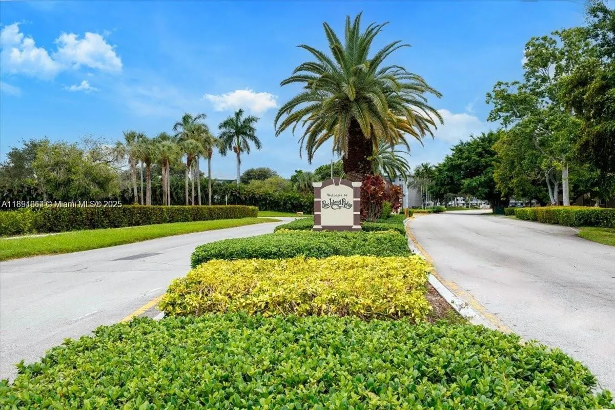 9430 Live Oak Pl, #404