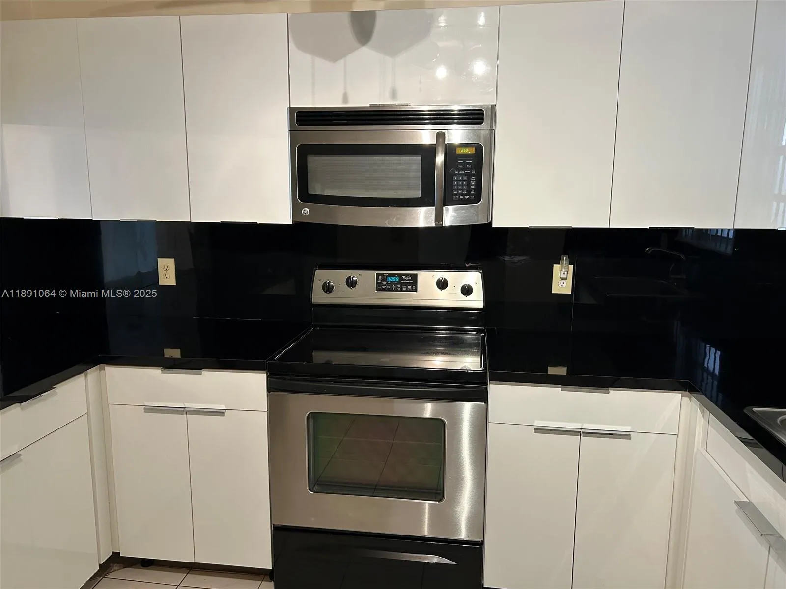 9430 Live Oak Pl, #404
