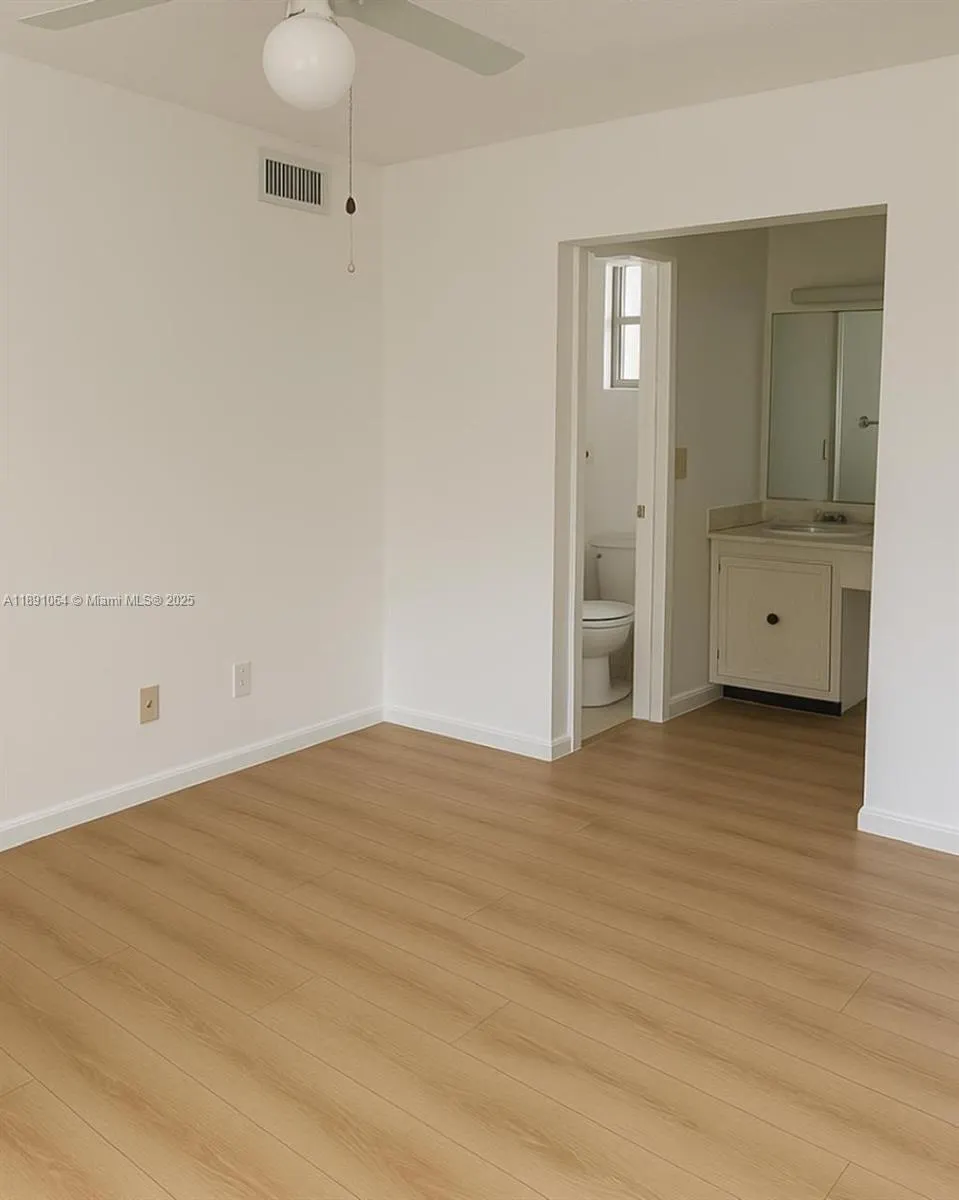 9430 Live Oak Pl, #404