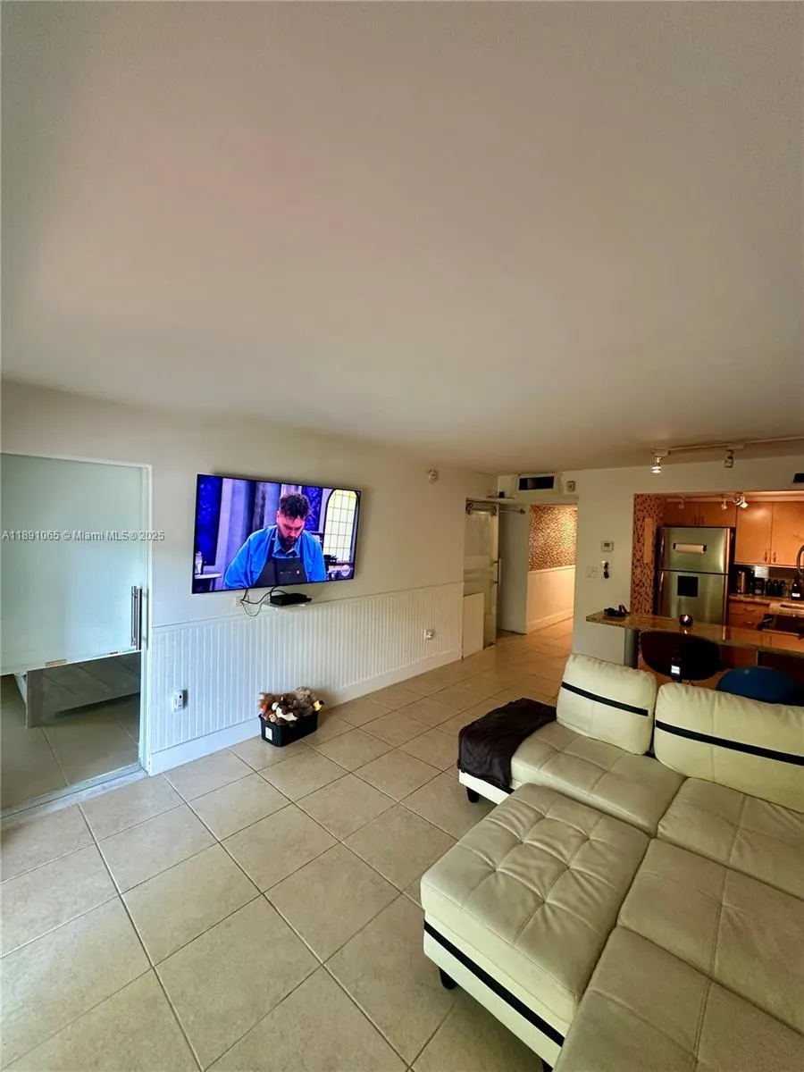 1650 NE 115th St, #102