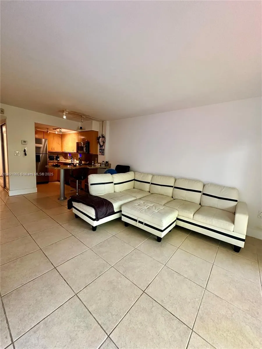 1650 NE 115th St, #102