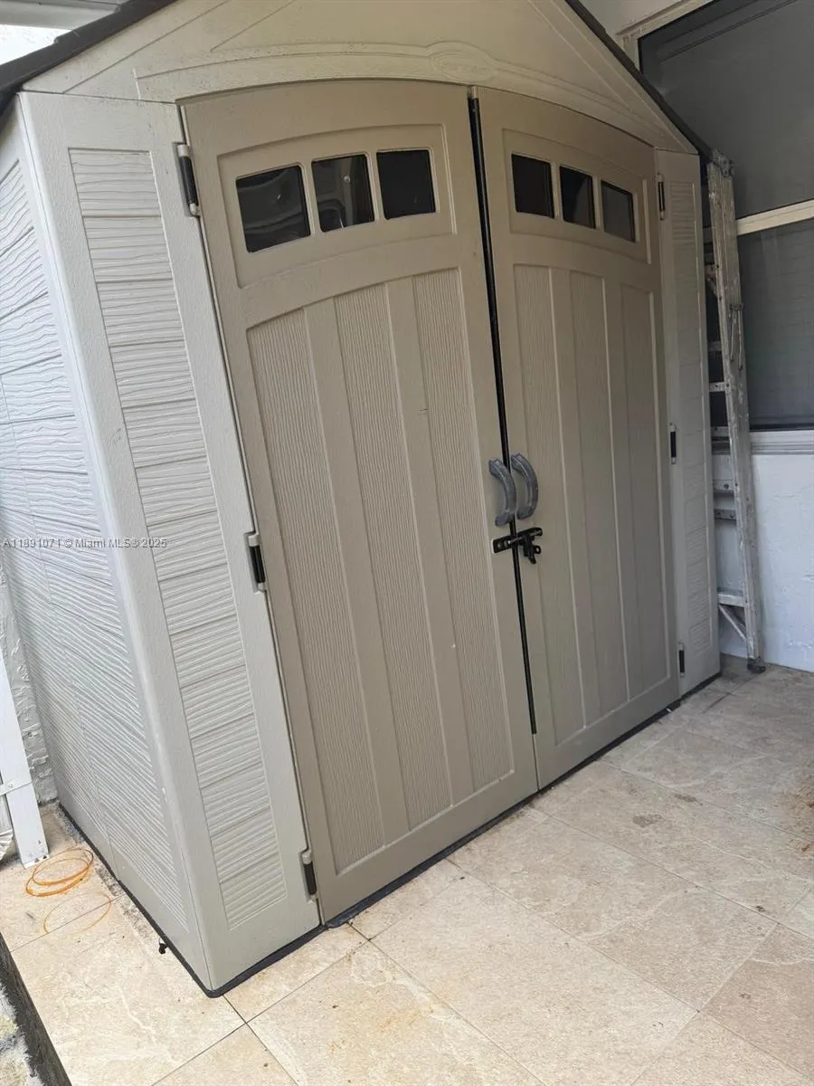 3438 NW 4th St