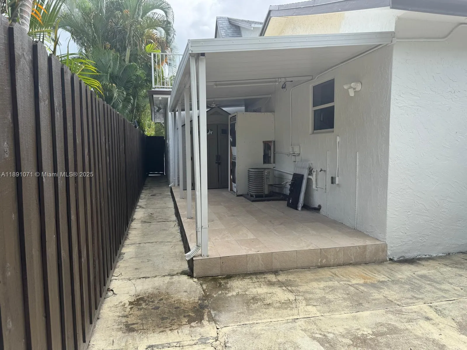 3438 NW 4th St