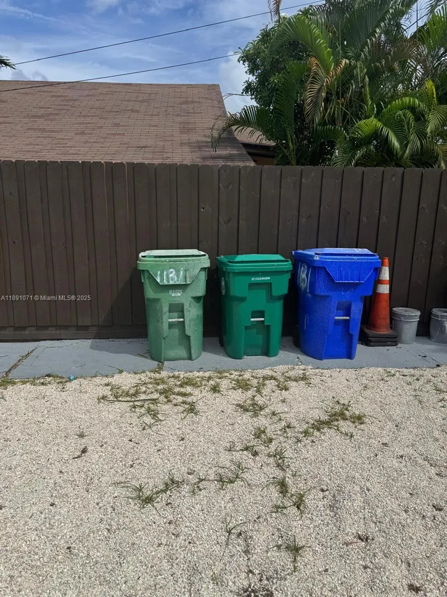 3438 NW 4th St