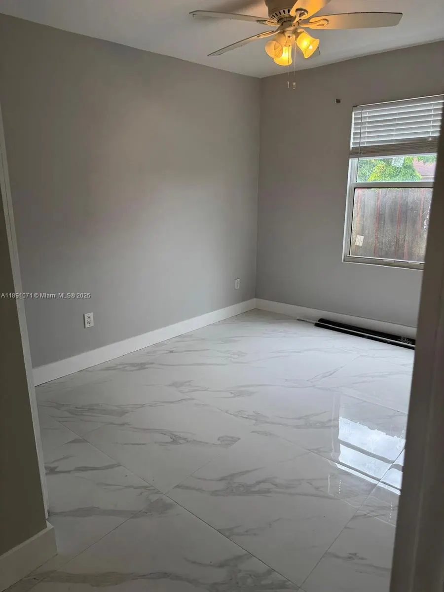 3438 NW 4th St