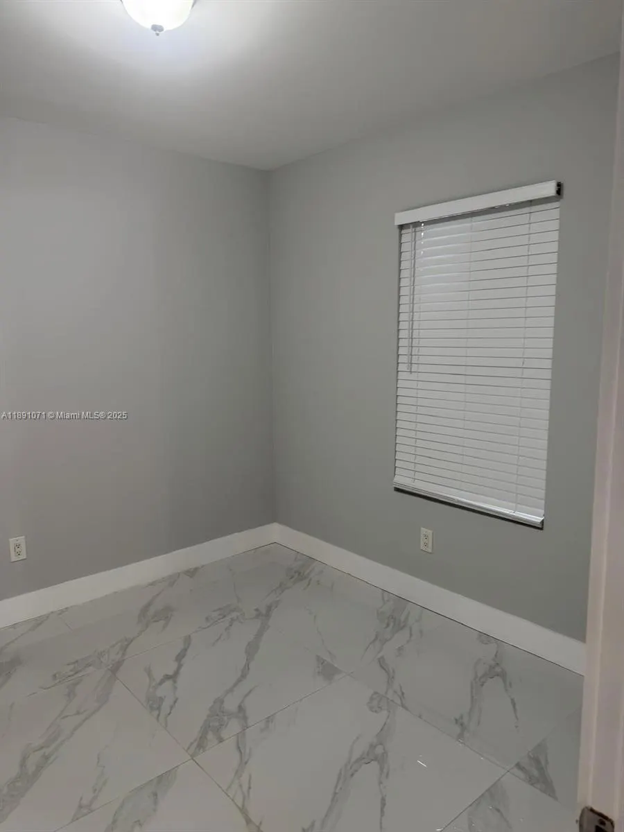 3438 NW 4th St