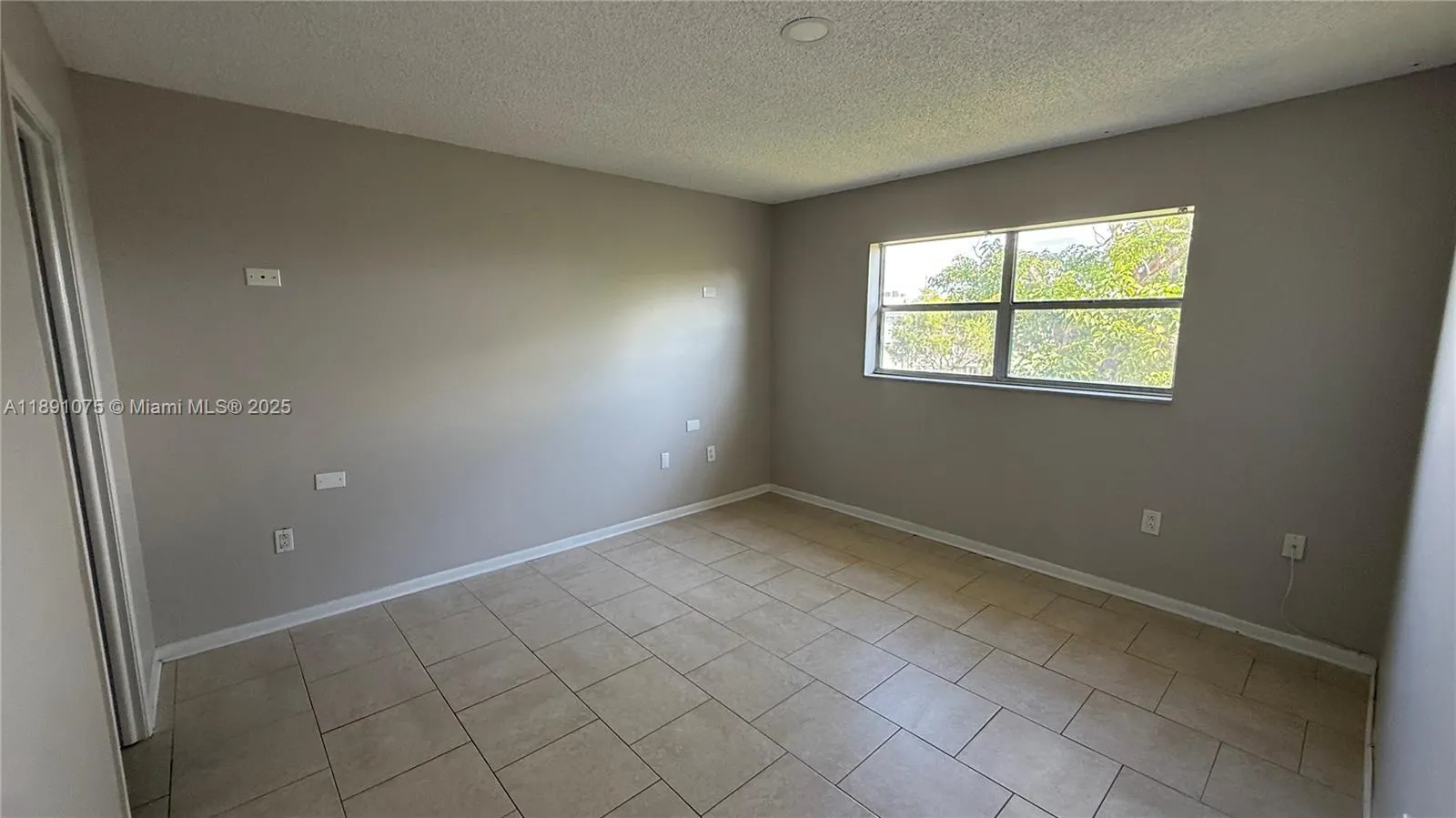 8500 Sunrise Lakes Blvd, #303