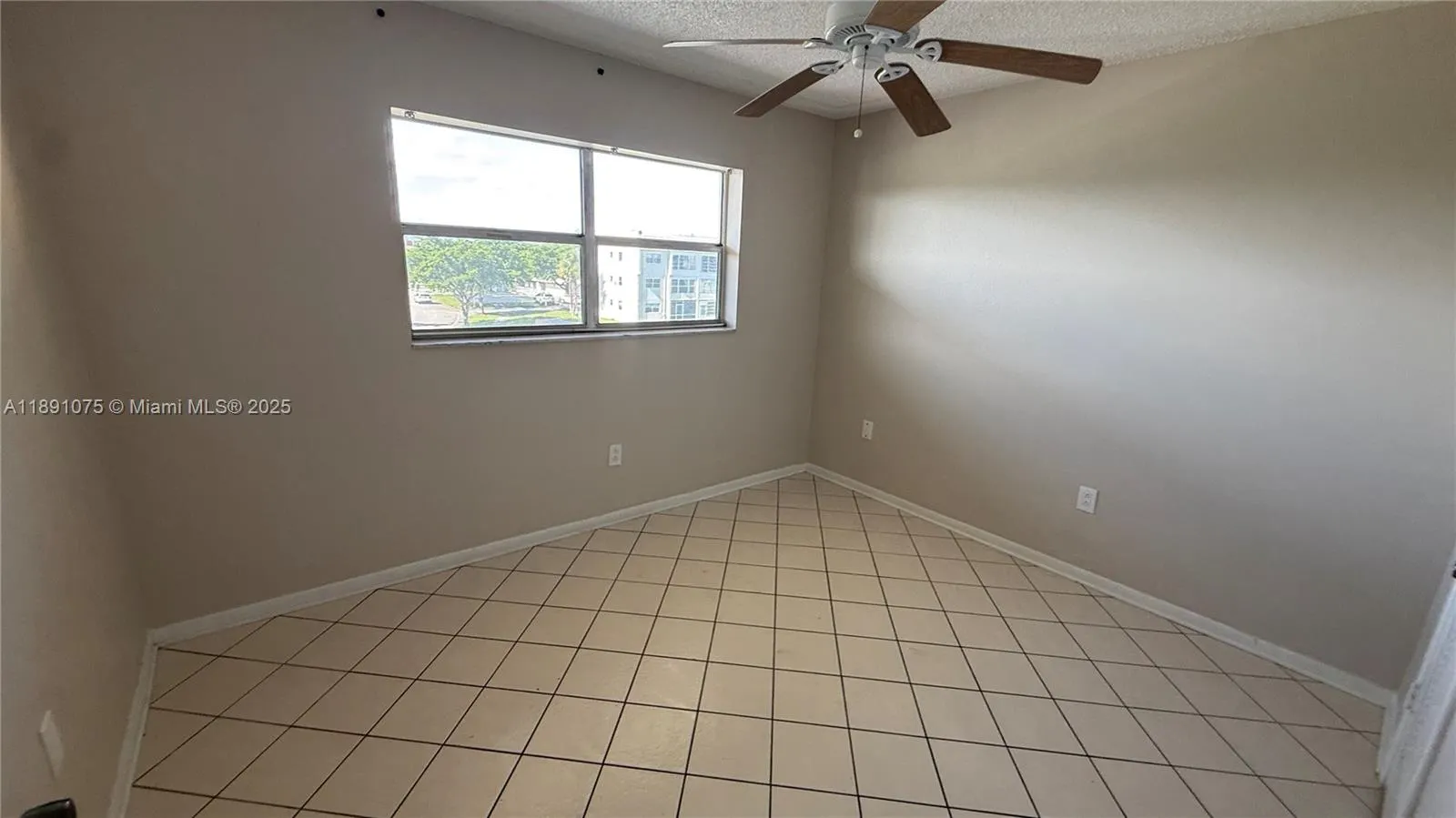 8500 Sunrise Lakes Blvd, #303