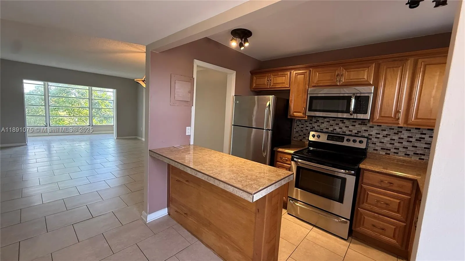 8500 Sunrise Lakes Blvd, #303