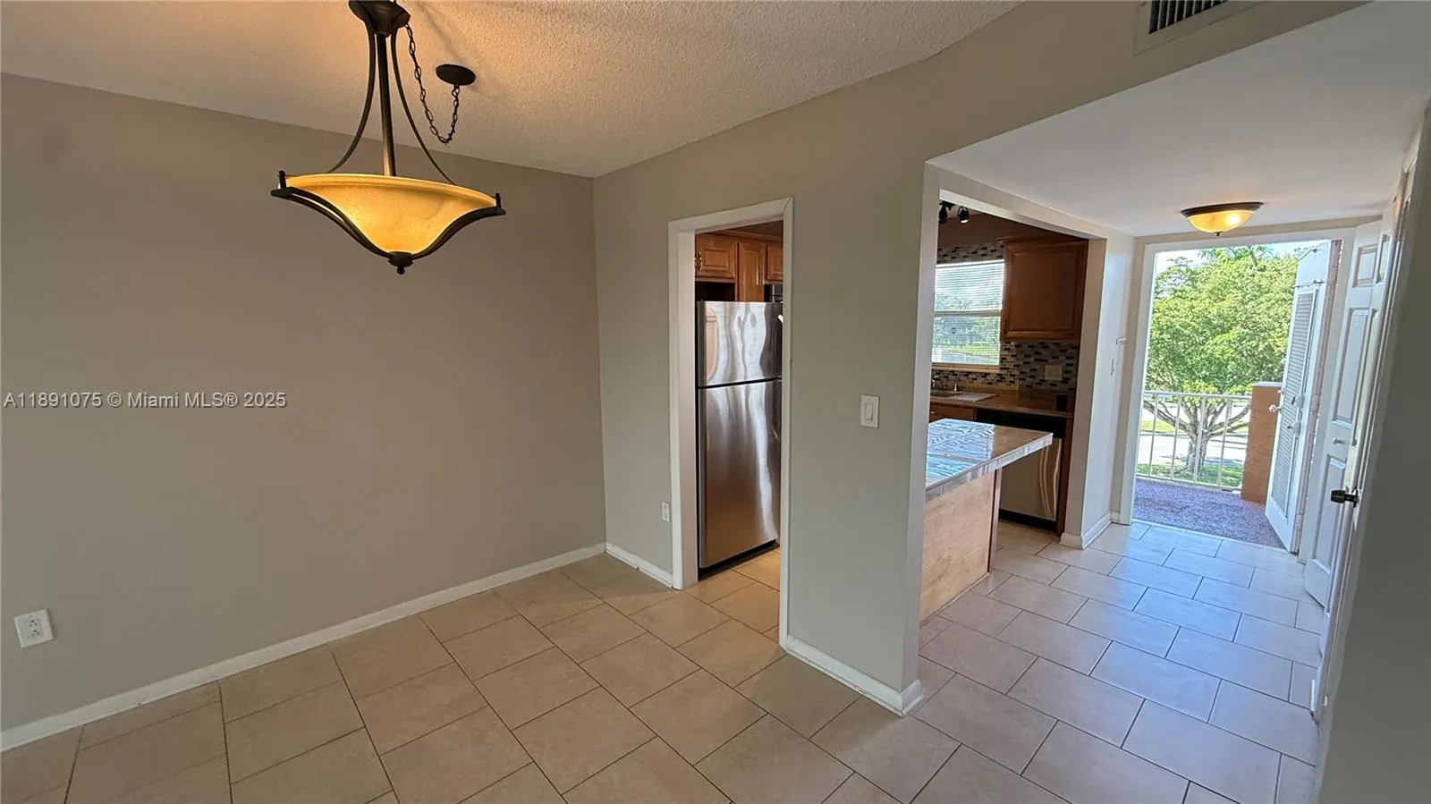 8500 Sunrise Lakes Blvd, #303
