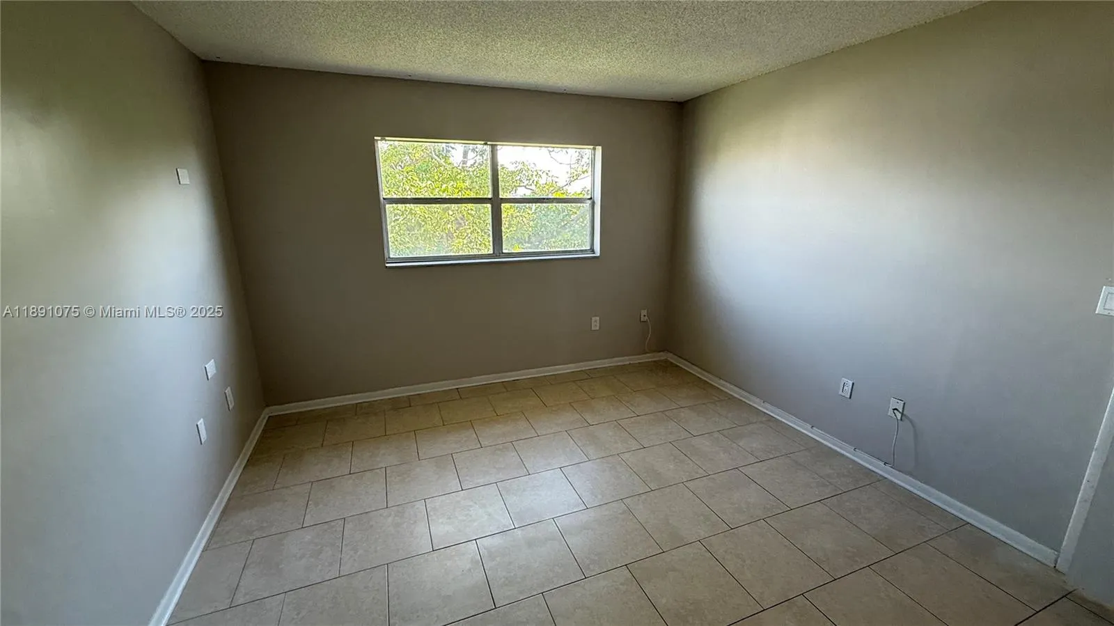 8500 Sunrise Lakes Blvd, #303