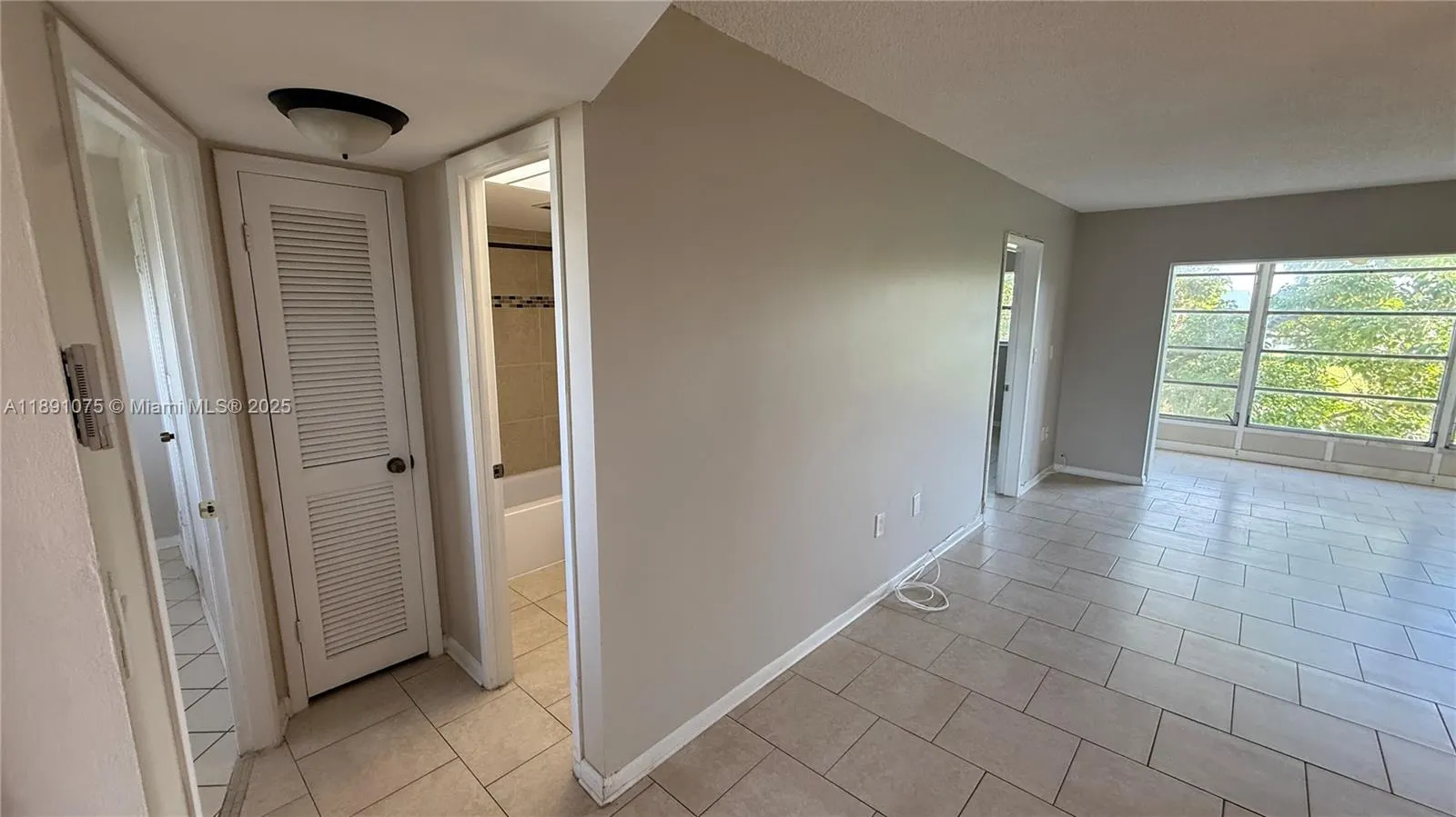 8500 Sunrise Lakes Blvd, #303