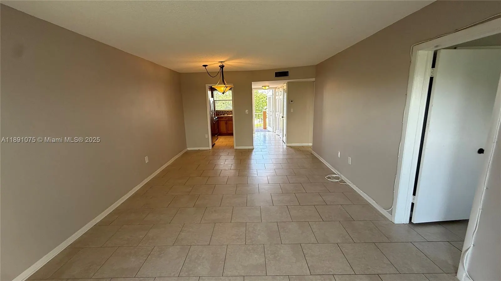 8500 Sunrise Lakes Blvd, #303