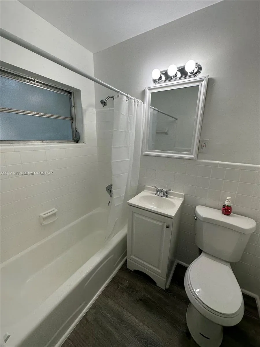 840 NE 17th Ter, #10