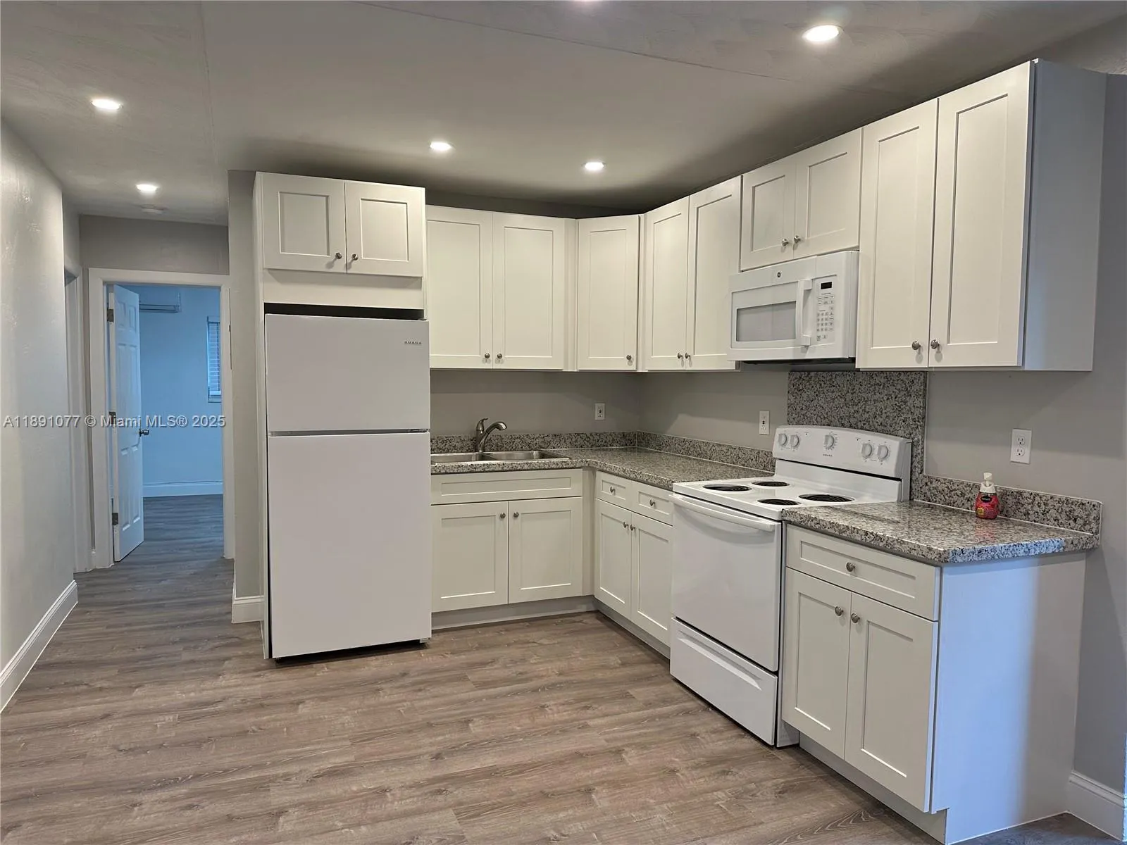840 NE 17th Ter, #10