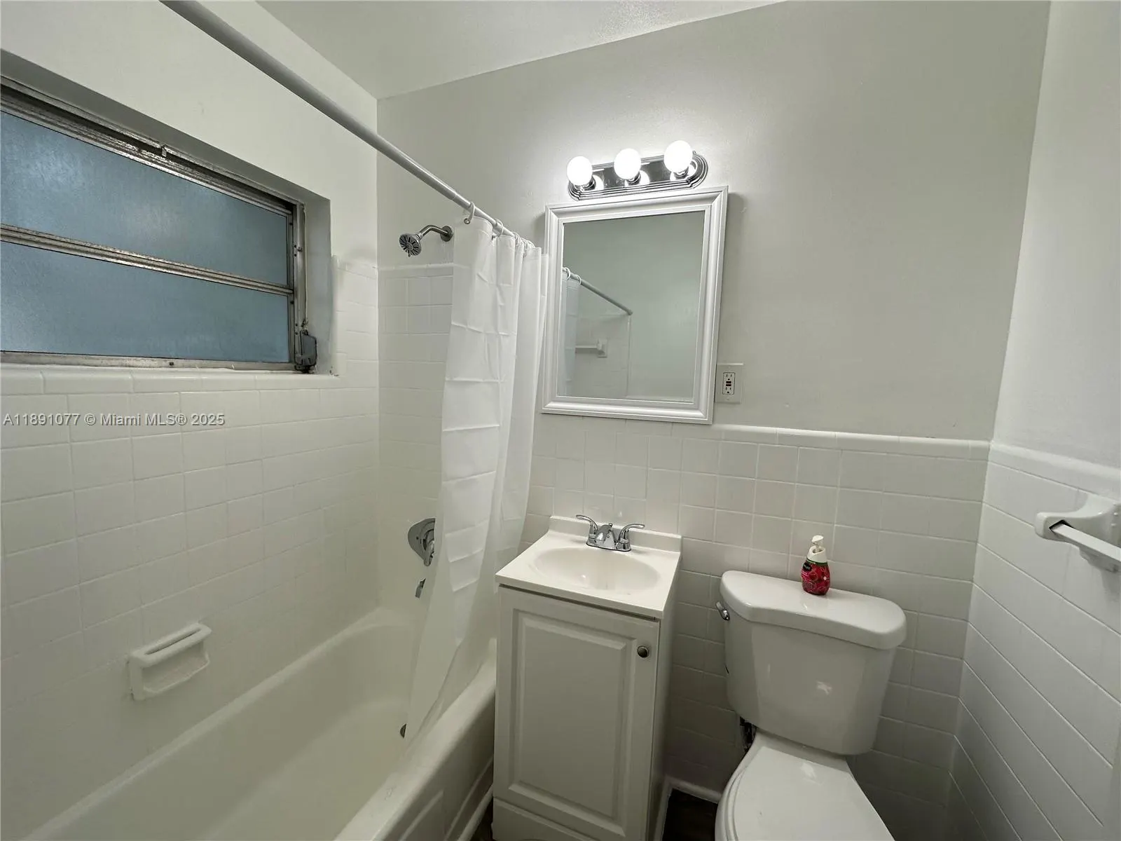 840 NE 17th Ter, #10