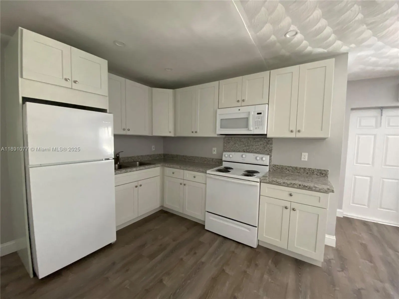 840 NE 17th Ter, #10
