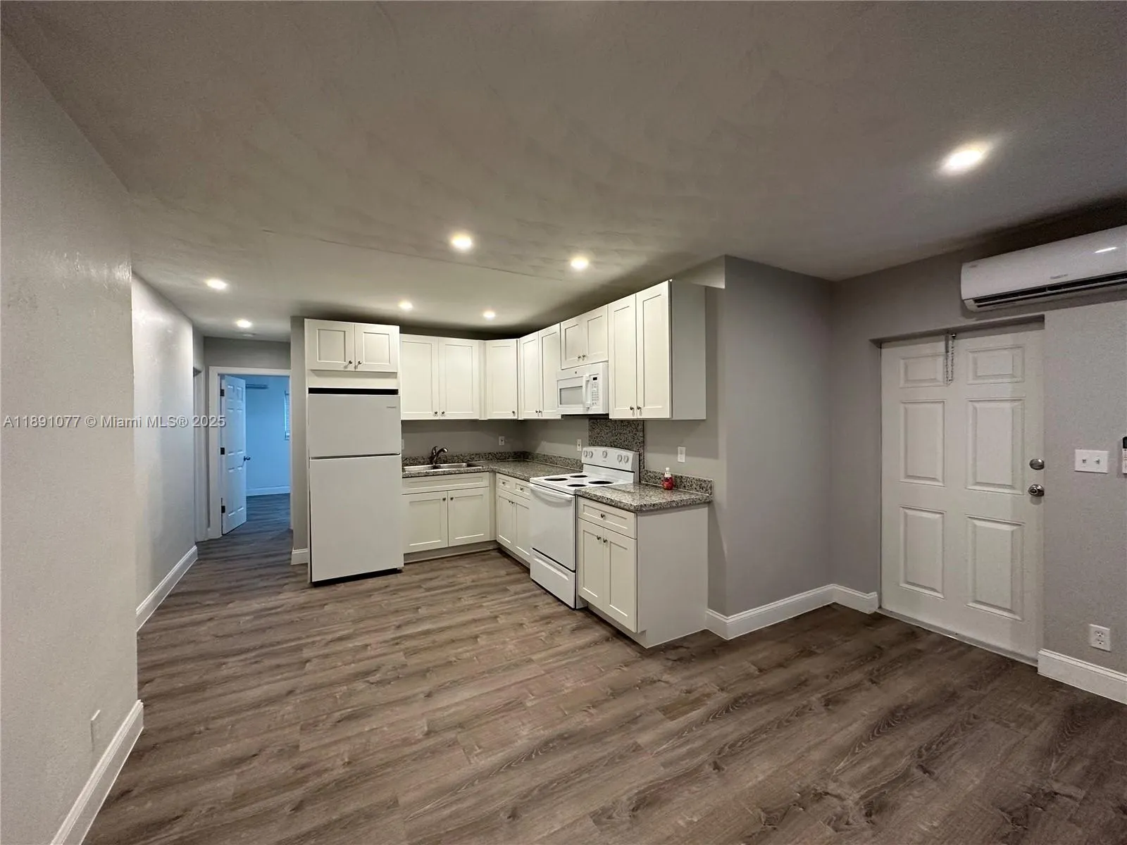 840 NE 17th Ter, #10
