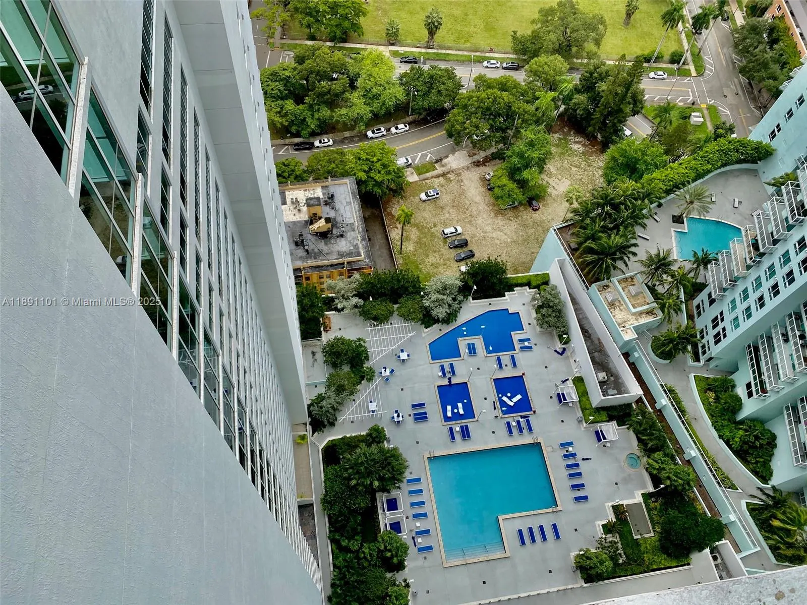 1800 N Bayshore Dr, #3802