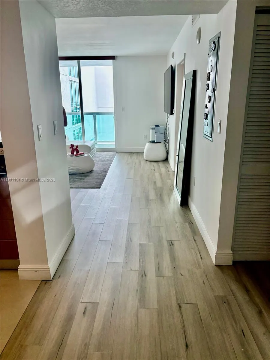 1800 N Bayshore Dr, #3802