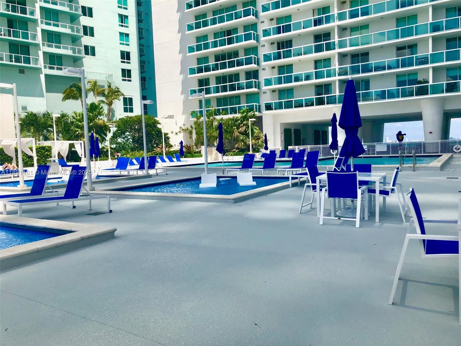 1800 N Bayshore Dr, #3802