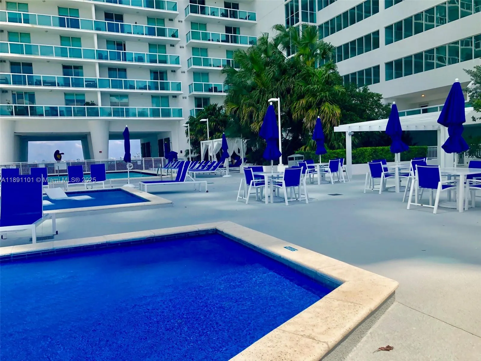1800 N Bayshore Dr, #3802