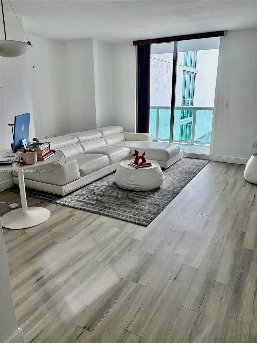 1800 N Bayshore Dr, #3802