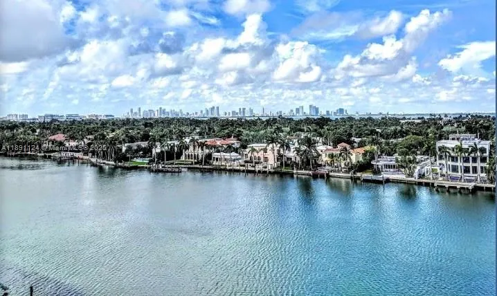 5700 Collins Ave, #11A