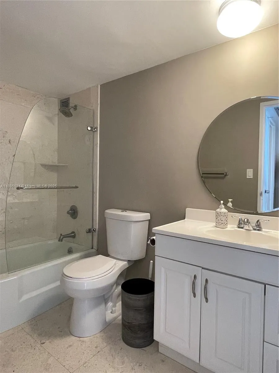 5700 Collins Ave, #11A
