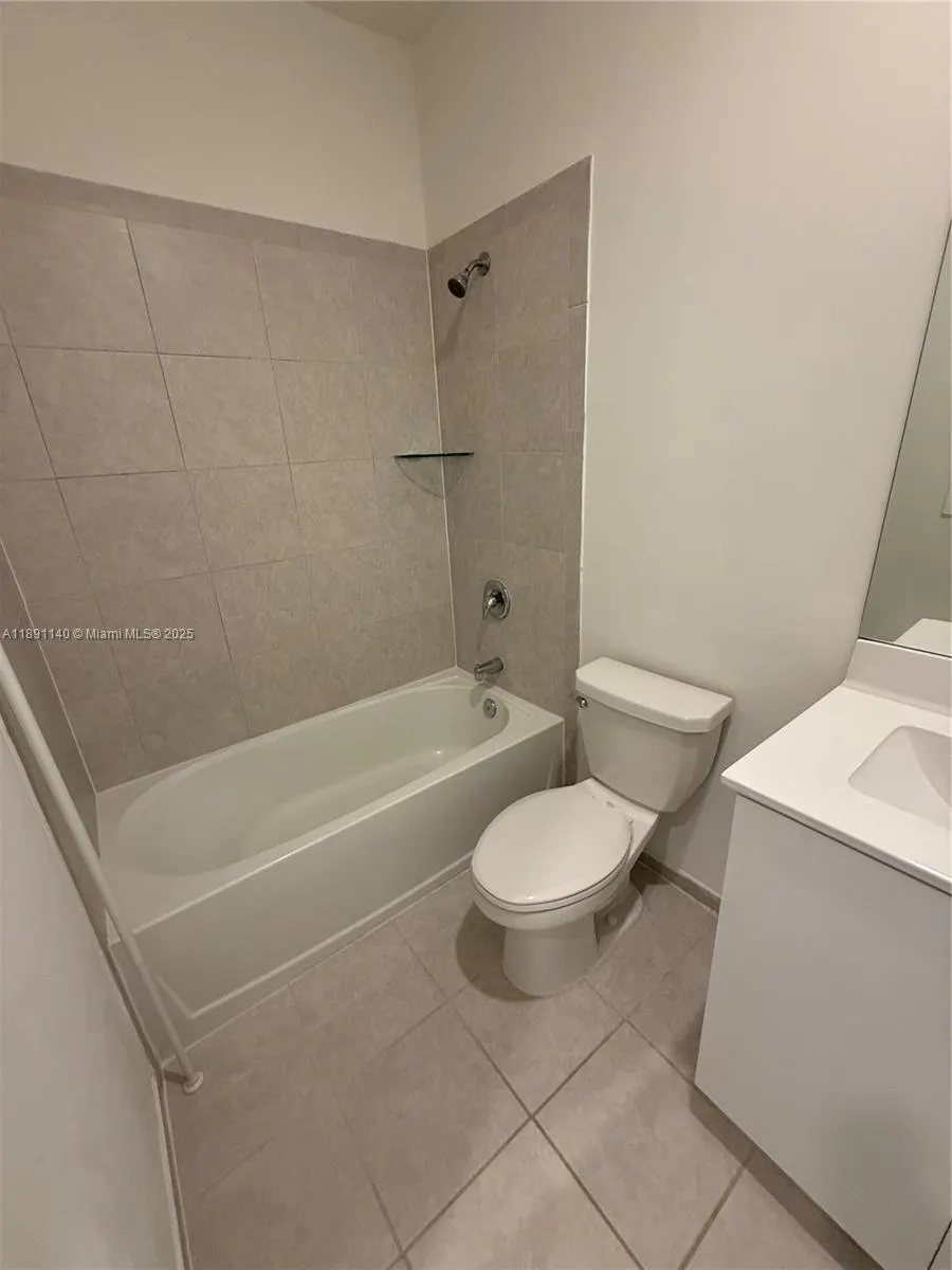 1021 SE 27th Ter, #1021