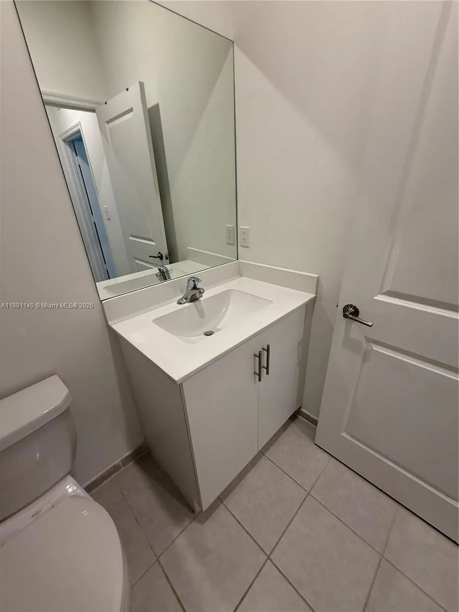 1021 SE 27th Ter, #1021