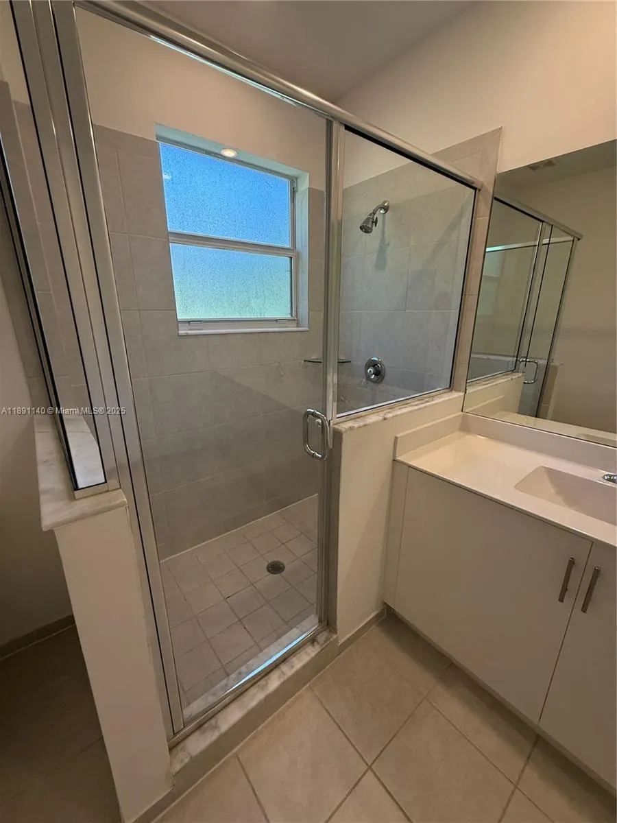 1021 SE 27th Ter, #1021