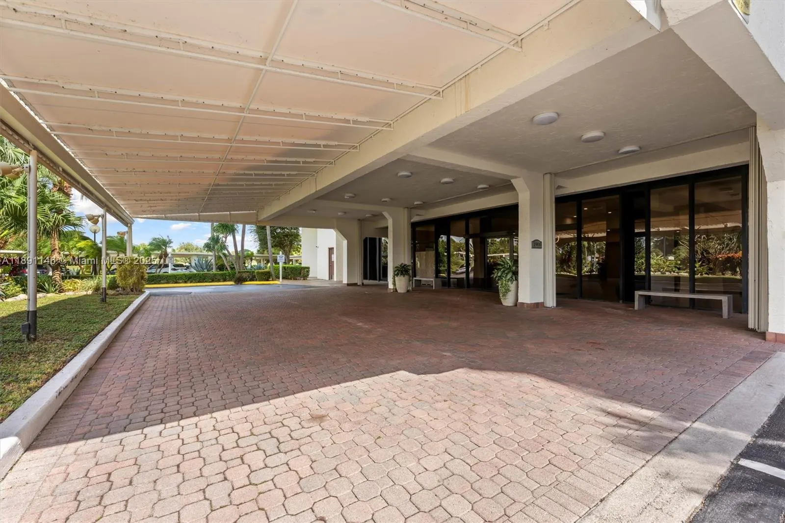 1900 Consulate Pl, #2205