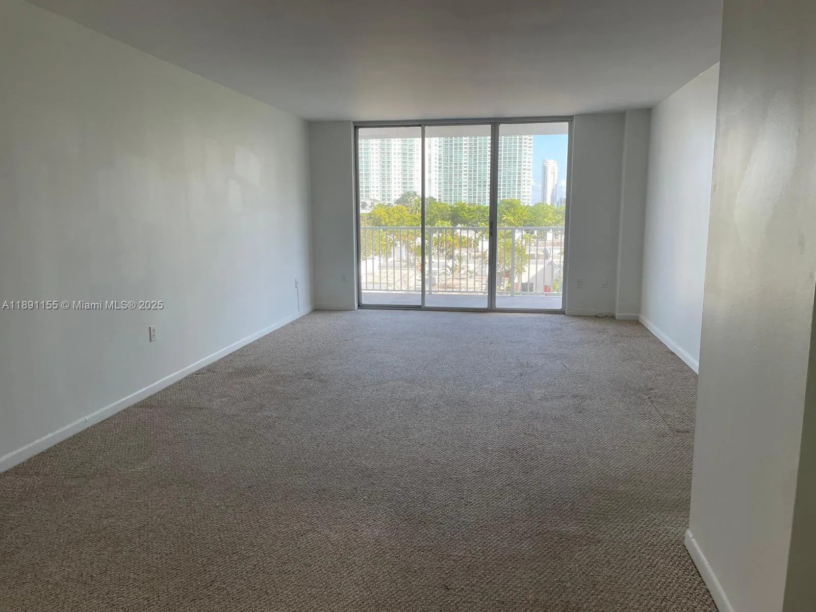 2851 NE 183rd St, #509E