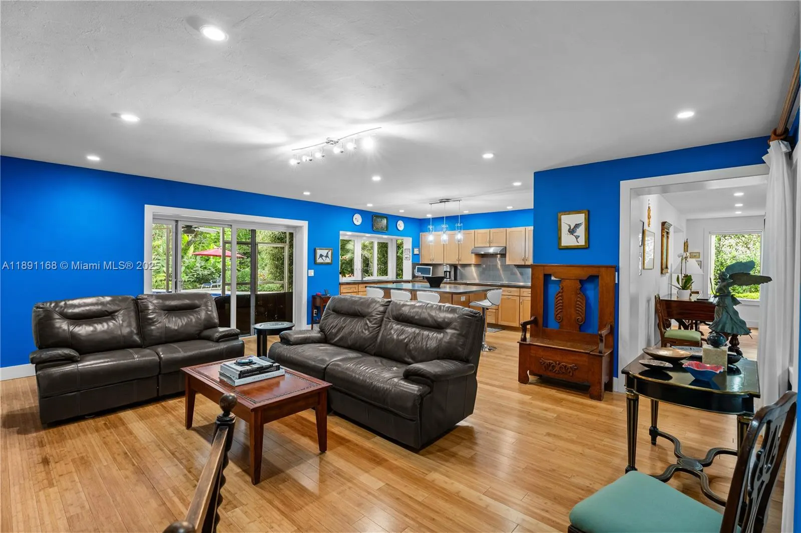 7711 Erwin Rd