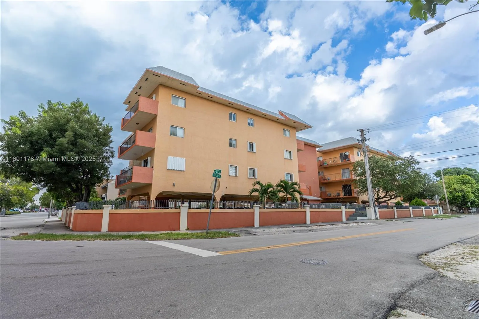 2921 SW 10th St, #26