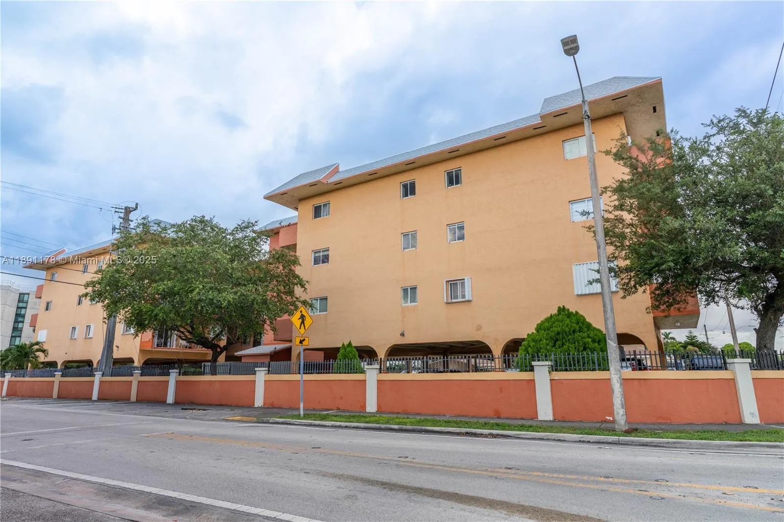 2921 SW 10th St, #26