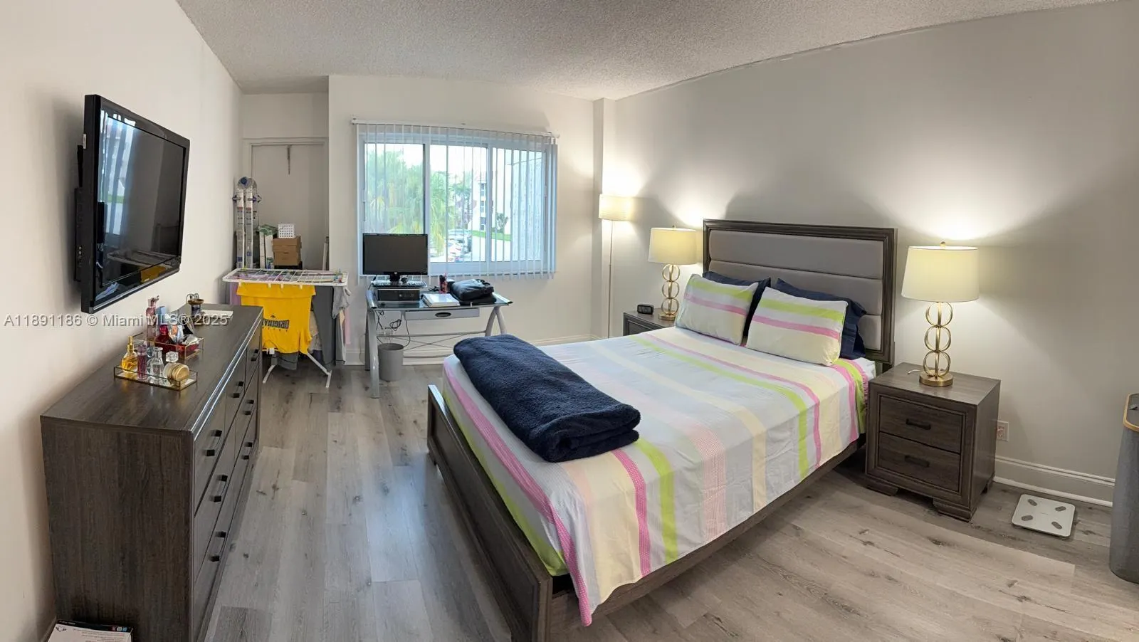 140 Lakeview Dr, #208