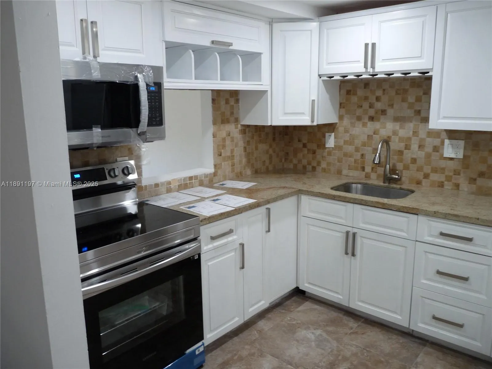 14601 N Kendall Dr, #402K