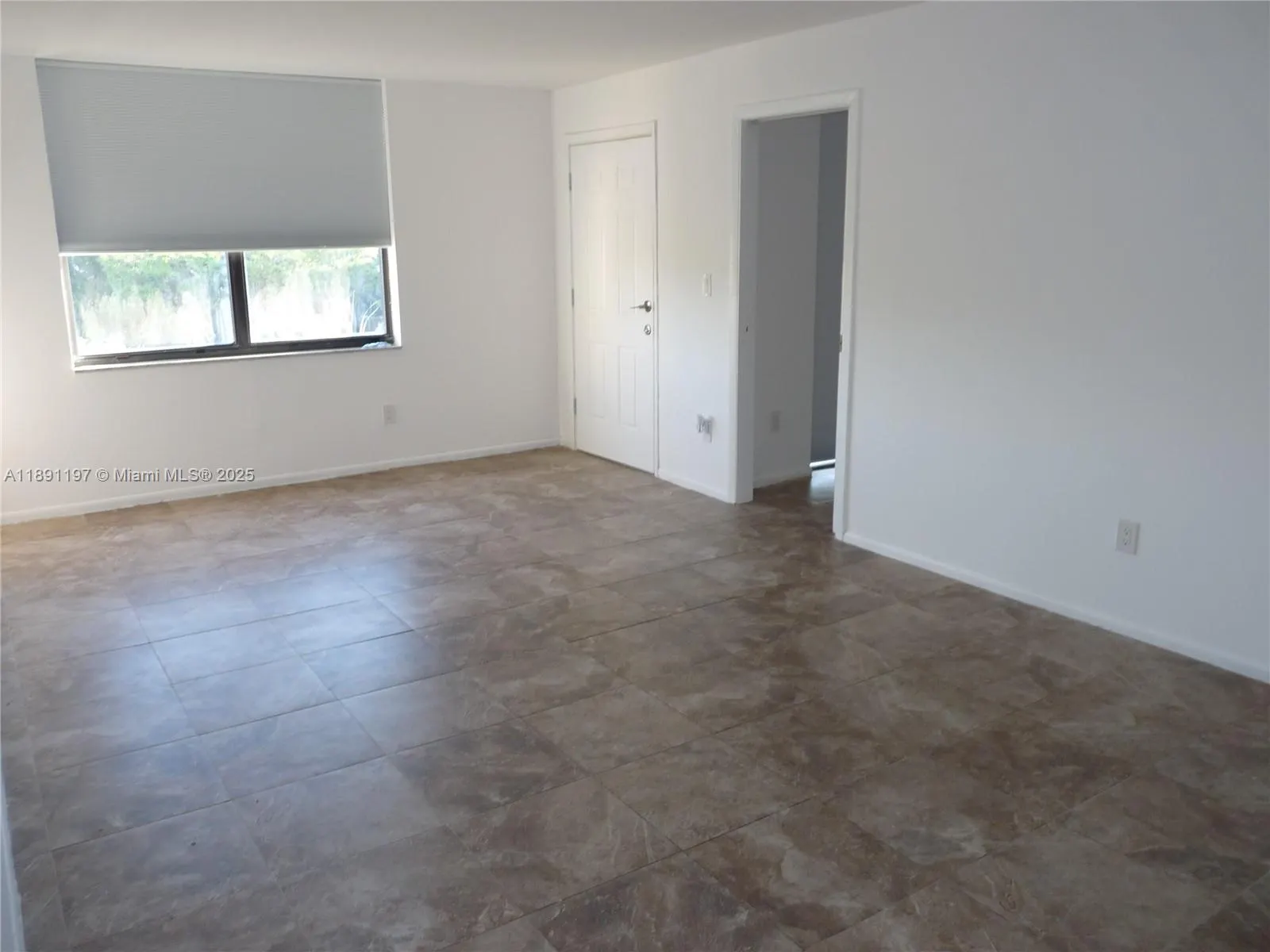 14601 N Kendall Dr, #402K